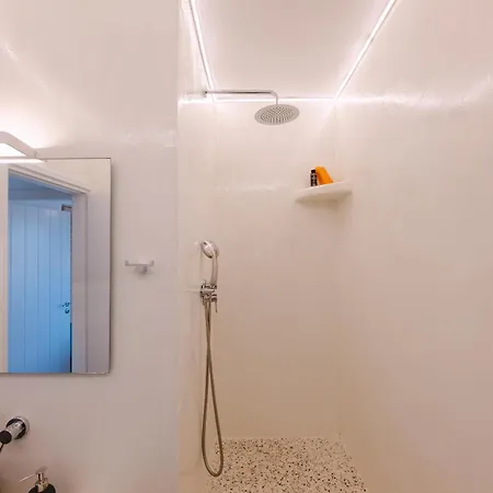 Blue Zircon Stelida (Naxos)